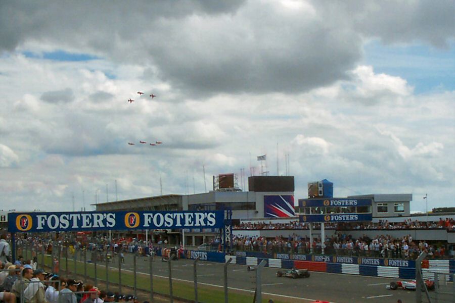 GP cars line up on the grid